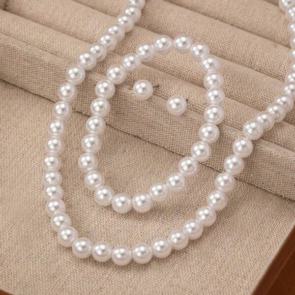 Akoya Pearl Jewelry Set with 925 Sterling Silver Clasp - Picture 2 of 5